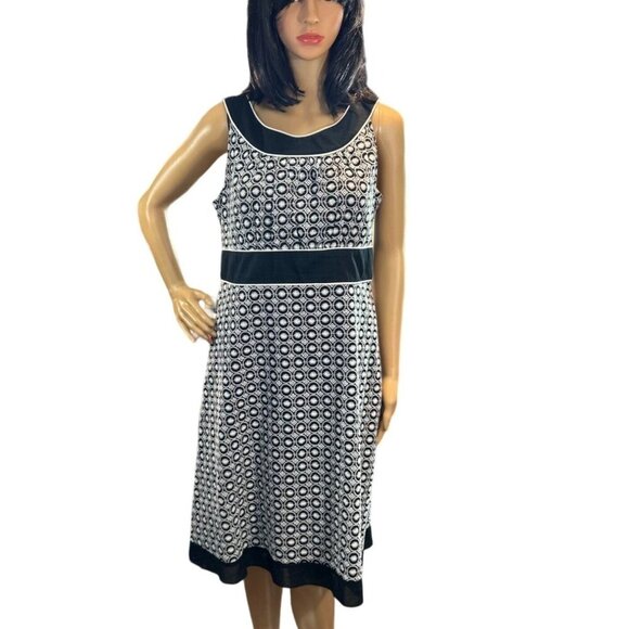 (5 for $25) R&M Richards Sleeveless A-Line Black & White Dress - 10 - Picture 1 of 6